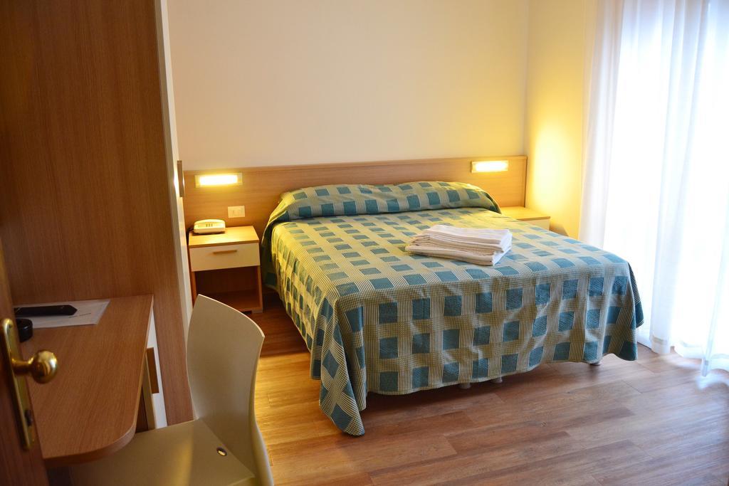 Hotel Midi Lido di Jesolo Luaran gambar